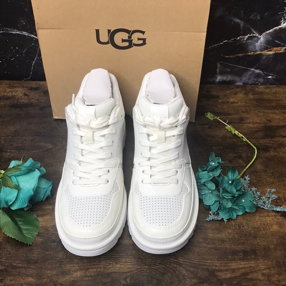 UGG Womens Highland Sneakers White 10M